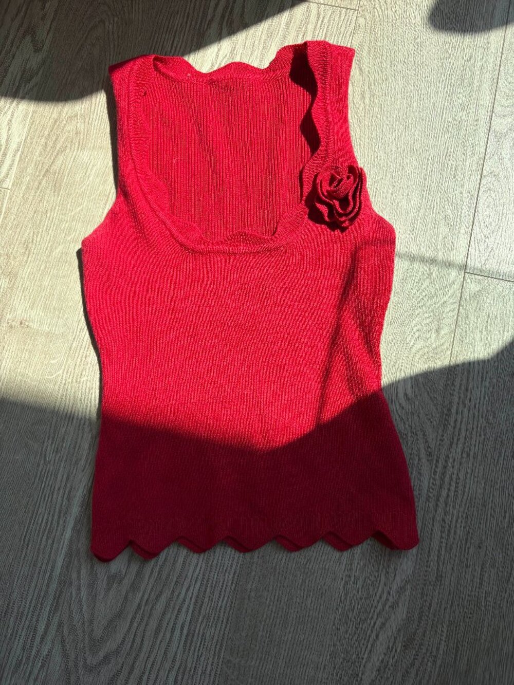 RED ROSE KNIT TANK TOP